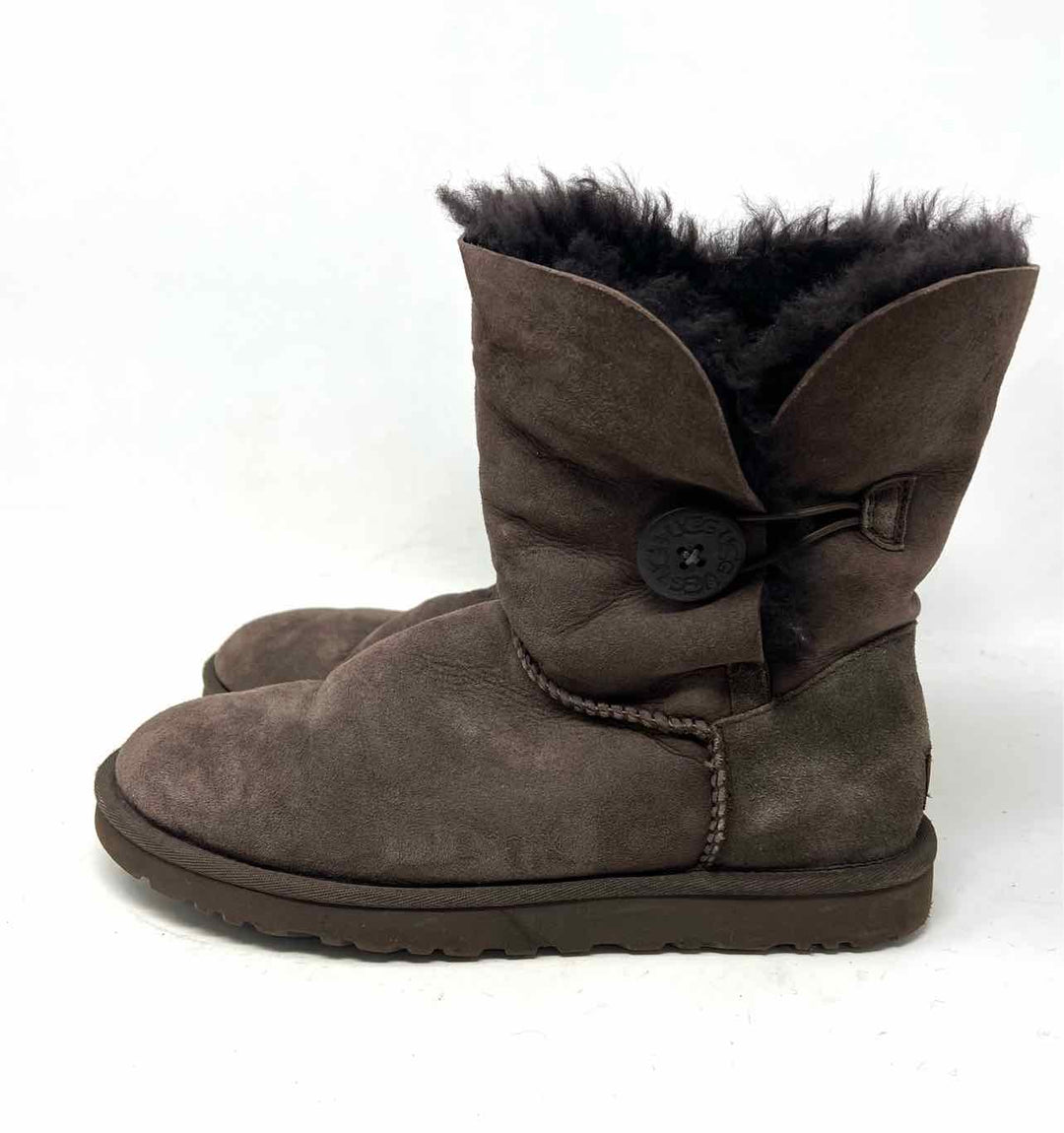 Ugg boots size deals 8